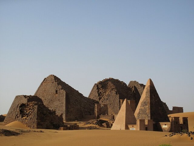 Meroe collapses and Aksum grows