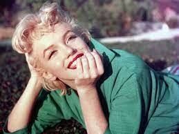 Marilyn Monroe dies