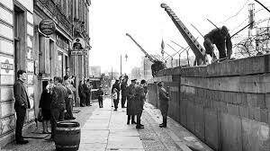 Construction of Berlin Wall