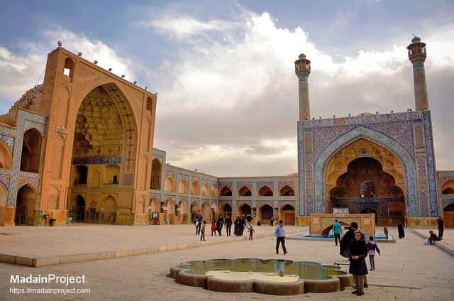 Great Mosque (Masjid-e Jameh)