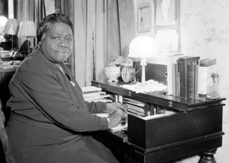 Mary Bethune merges schools.