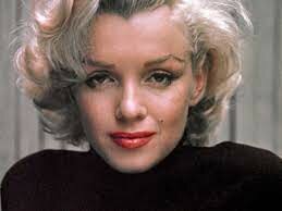 Marilyn Monroe dies