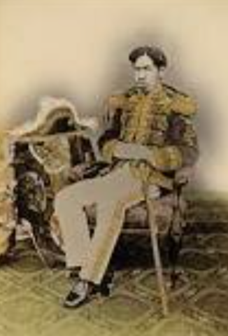 Mutshu Hito inaugura la era Meiji en Japón