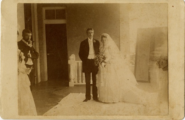 Juliette marries William Mackay Low