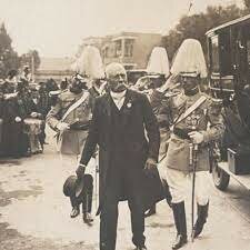 Porfirio Díaz anuncia su renuncia como Presidente (Fin del Porfiriato)