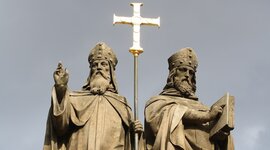 Timeline: Ο εκχριστιανισμός των σλάβων πραγματοποιείται το 863 μ.Χ. όπου ο Σλάβος ηγεμόνας έστειλε πρεσβεία στην Κωνσταντινούπολη και ζήτησε από τους Βυζαντινους να φέρουν ιεραποστόλους να διδάξουν την χριστιανική πίστη στο λαό.