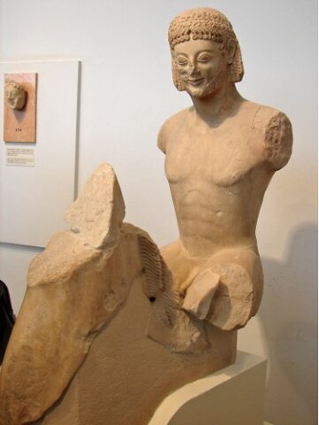 Jinete Rampin -  Museo de la Acrópolis de Atenas (la cabeza original se expone en el Louvre, París).