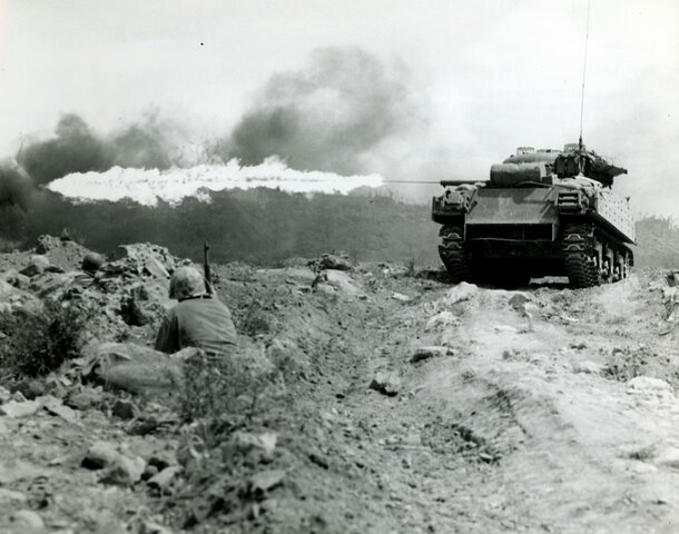 Bitka za otok Iwo Jima in Okinova