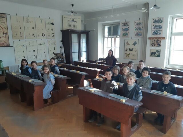 Nadzor šole ima katoliška cerkev