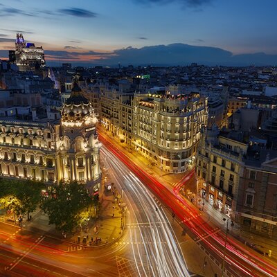 Timeline: Eje cronológico de tres generaciones.