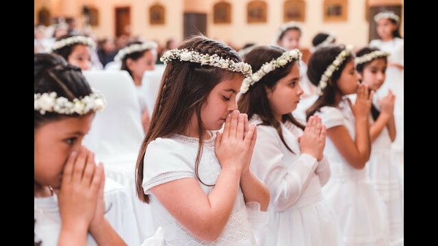 Gabriela hizo su primera comunión