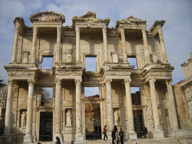 Fachada de la biblioteca de Éfeso