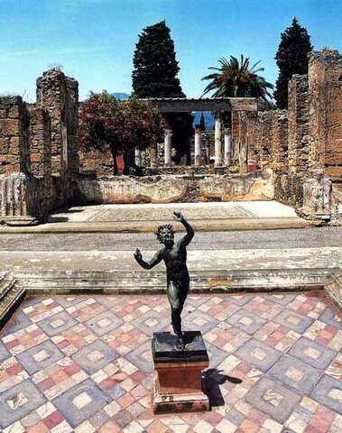 Impluvium de la casa del Fauno en Pompeya