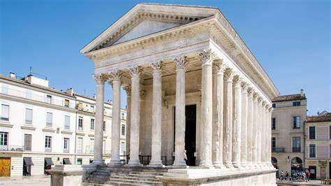 La Maisón Carrée o casa cuadrada