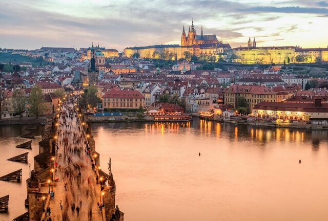 Vojna med Italijo in Avstrijo se konča z mirovno pogodbo v Pragi