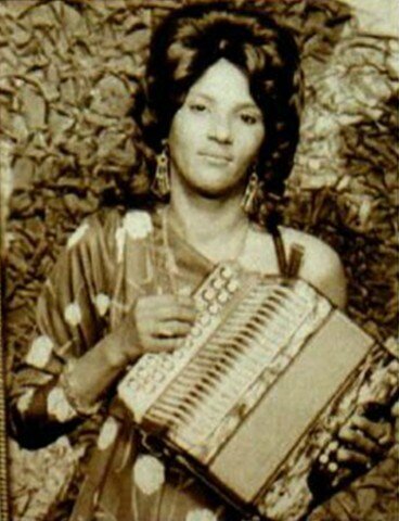 Primera acordeonista del merengue Típico