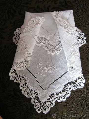 El pañuelo de la abuela desata conflicto