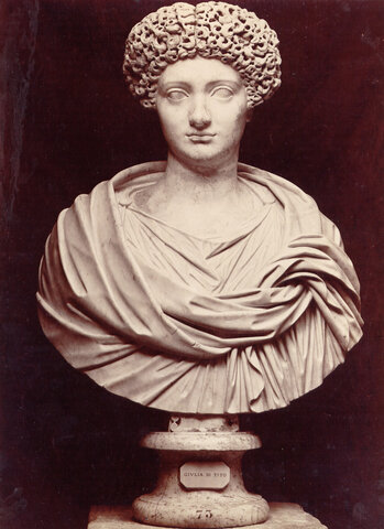 Retrato de Julia Titi