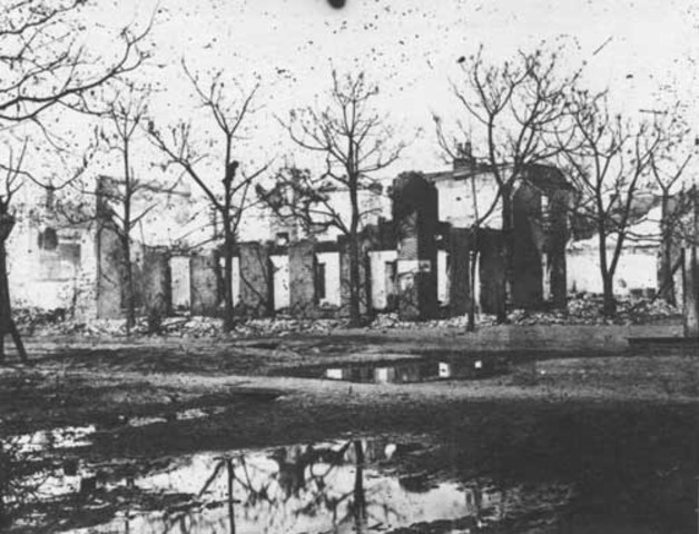 Sherman reaches Savannah