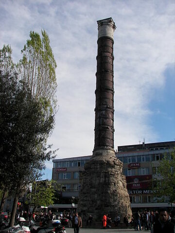 ROMA. Columna conmemorativa de Constantino en Estambul
