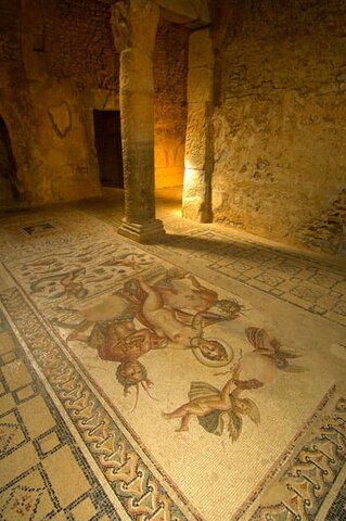 Mosaico del triunfo de Venus. S.II en Túnez. "Opus tesellatum"