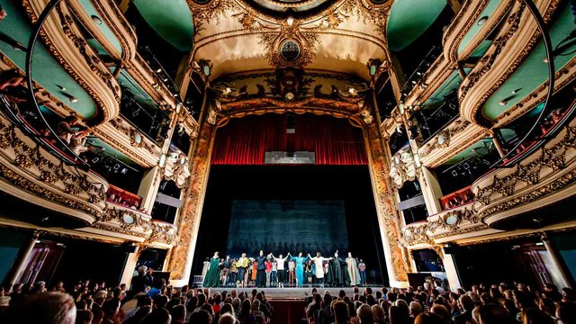 Les dos primeres operàs