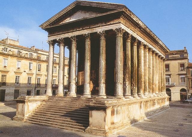 Templo Maison Carrée - Nimes, Francia.