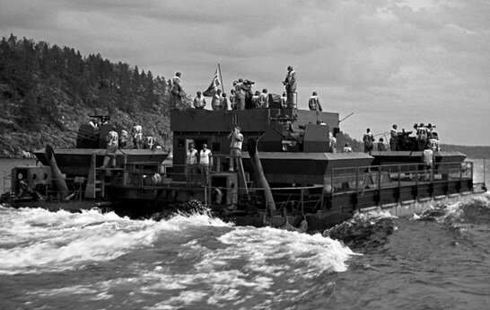 разгром немецко-фашистского десанту, который пытался перекрыть Ладожскую дорогу жизни в Ленинград.