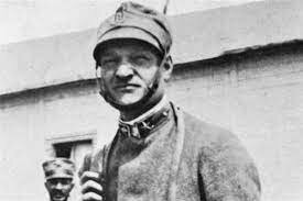 Partecipa alla prima guerra mondiale come volontario