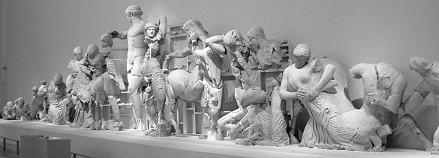 Frontón oeste templo de Zeus en Olimpia (465-457 a.C.)