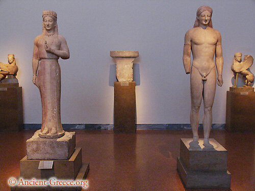 Grecia arcaica. Escultura: Koré del Peplo y Kourós 540 a.C.