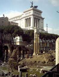 Los foros romanos: la ampliación de Julio César