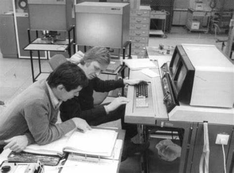 ARPANET y correo eletrónico