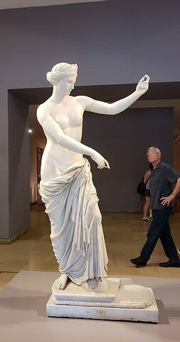 Venus de Capua (117 - 138 d. C.)