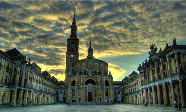 Creación de las Universidades Laborales con sus Gabinetes de Pedagogía y Psicotecnia.