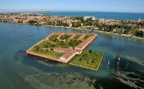 Aparición del primer lazareto