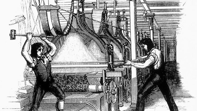 Primeres protestes contra al maquinisme i crema de diverses fàbriques