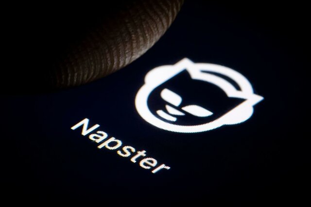 Viene pubblicato  "Napster"