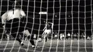 Implementación de los tiros de penalti y de todas las líneas necesarias del terreno de juego.