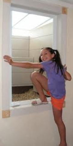 Cheyanne trie to escape trough the bathroom window, but Griffin cought her.