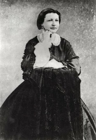 Conoce a su futura esposa.