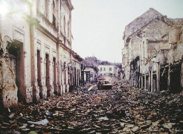 Pad Vukovara i Škabrnje