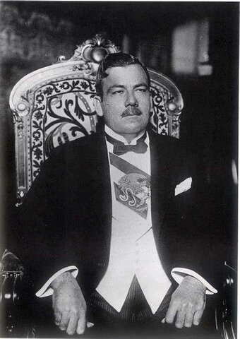 Inicia periodo presidencial de Plutarco Elías Calles