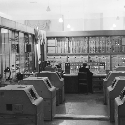 Timeline: Лента Времени. Первая ЭВМ. Создана в 1945г в США. Эта машина называлась ENIAC.