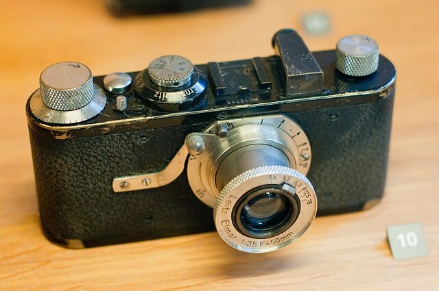 LEICA 1