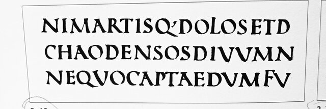 Capitalis Quadrata, lletres capitals o majúscules quadrades (ca. 400 dC).