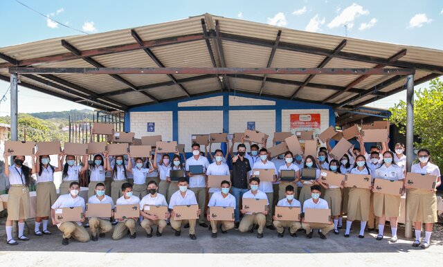 Equipos por la Secretaría de Estado de Educación (SEE)