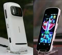 NOKIA 808 SMARTPHONE