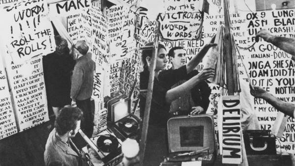 ROBERT MCELROY DONA ARCHIVO FOTOGRAFICO