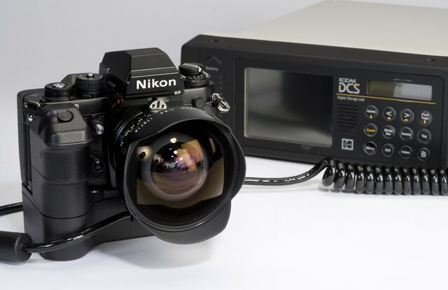 Kodak DCS 100, cuerpo y objetivos Nikon